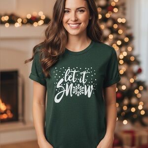 Women’s XS Green Graphic Tee “Let it Snow”​